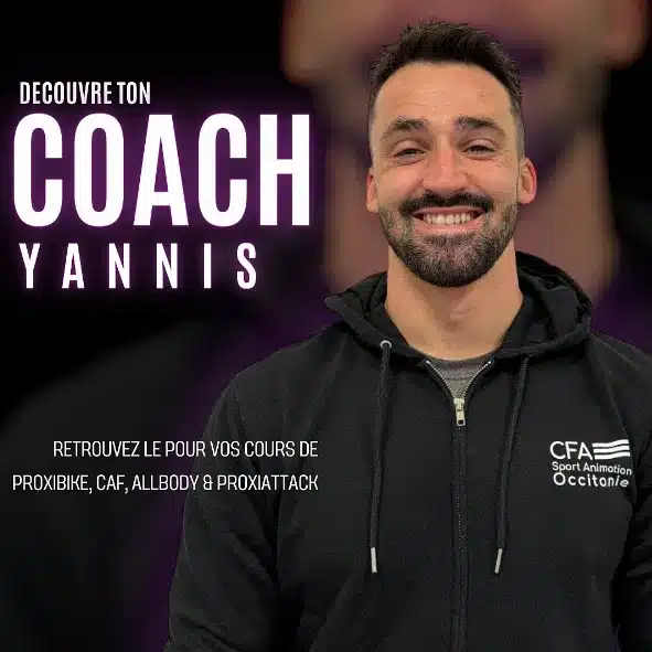 Coach Yannis, souriant en sweat noir "CFA Sport Animation Occitanie". Propose cours de Proxibike, CAF, Allbody, Proxiattack.
